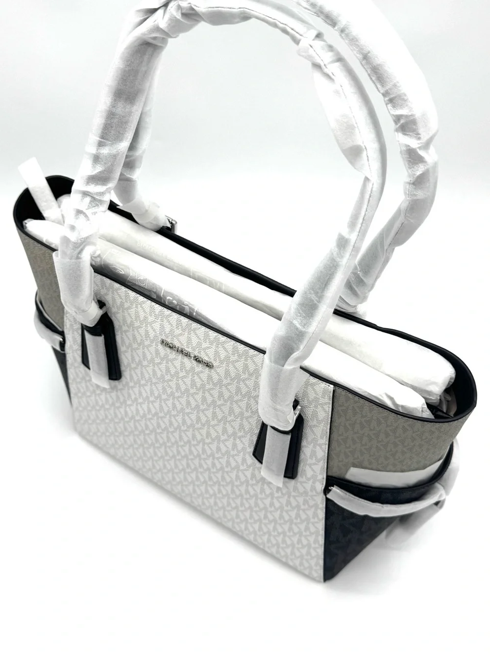 Michael Kors Voyager Large Color-Block Signature Logo Tote Bag - Optic White